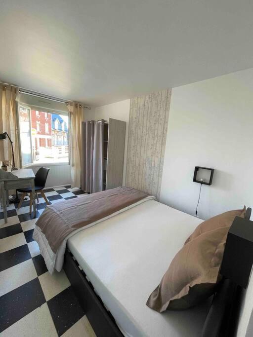 Au Parisien Apartment Ault Exterior foto