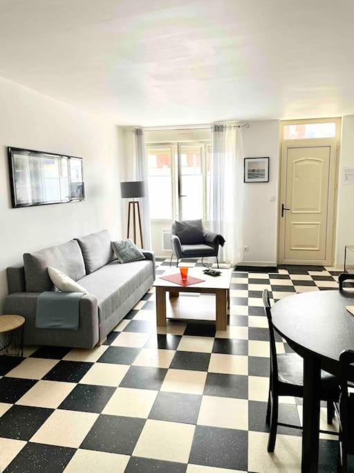 Au Parisien Apartment Ault Exterior foto
